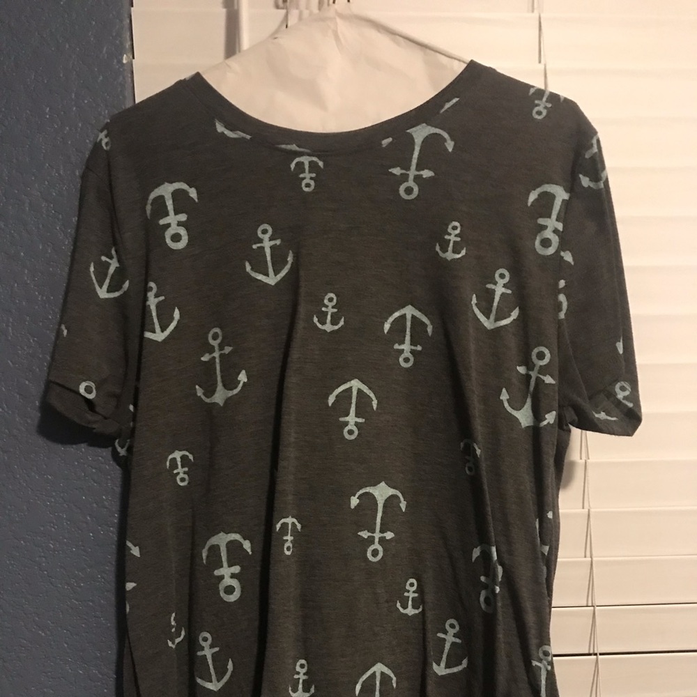 xL t shirt grey with blue anchors